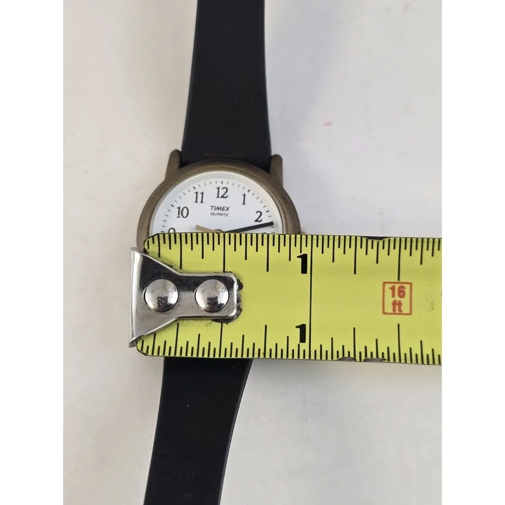 vintage‎ Timex Ladies Vintage White Dial black rubber Strap Watch WR 377 1970s